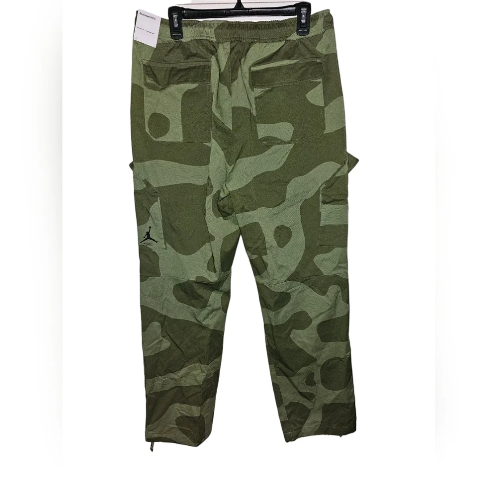 Nike Jordan Essentials Chicago Elephant Print Camo Cargo Pants FD7455-340 Size L